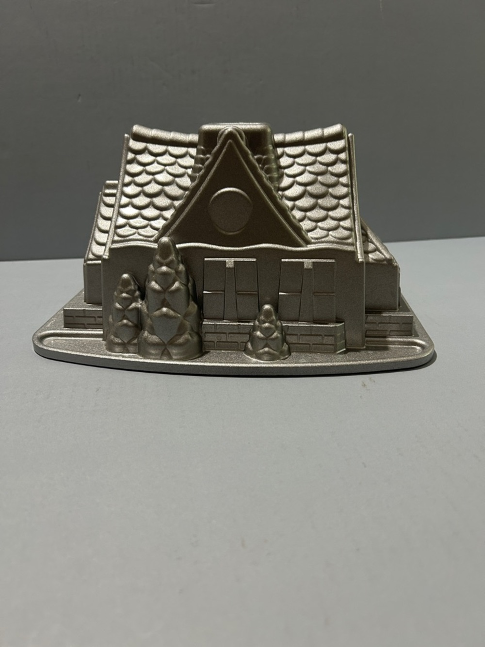 Nordic Ware Gingerbread House/Christmas Cottage Cake Mold Pan 9 Cups 2.1L - USA